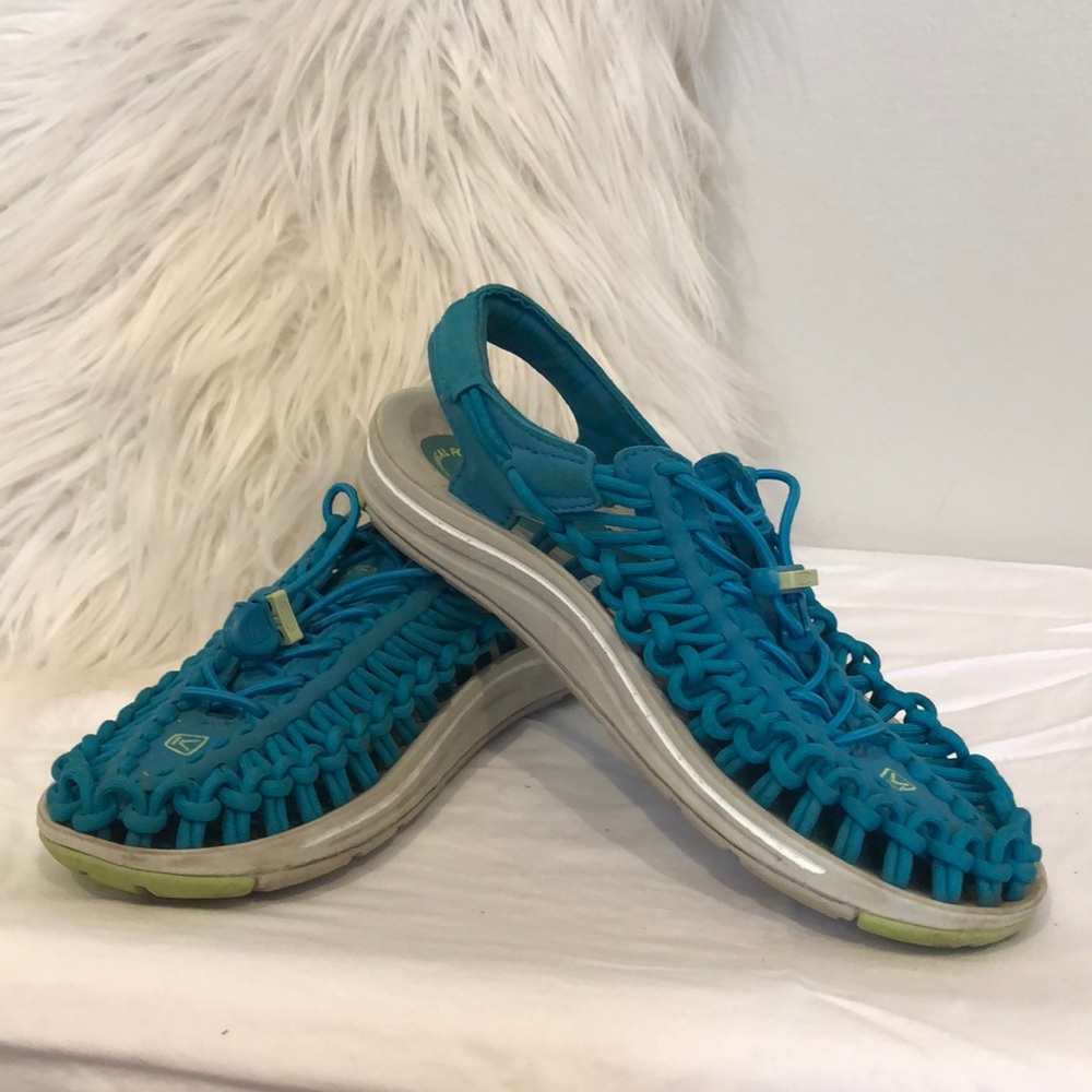 Keen uneek water sandals